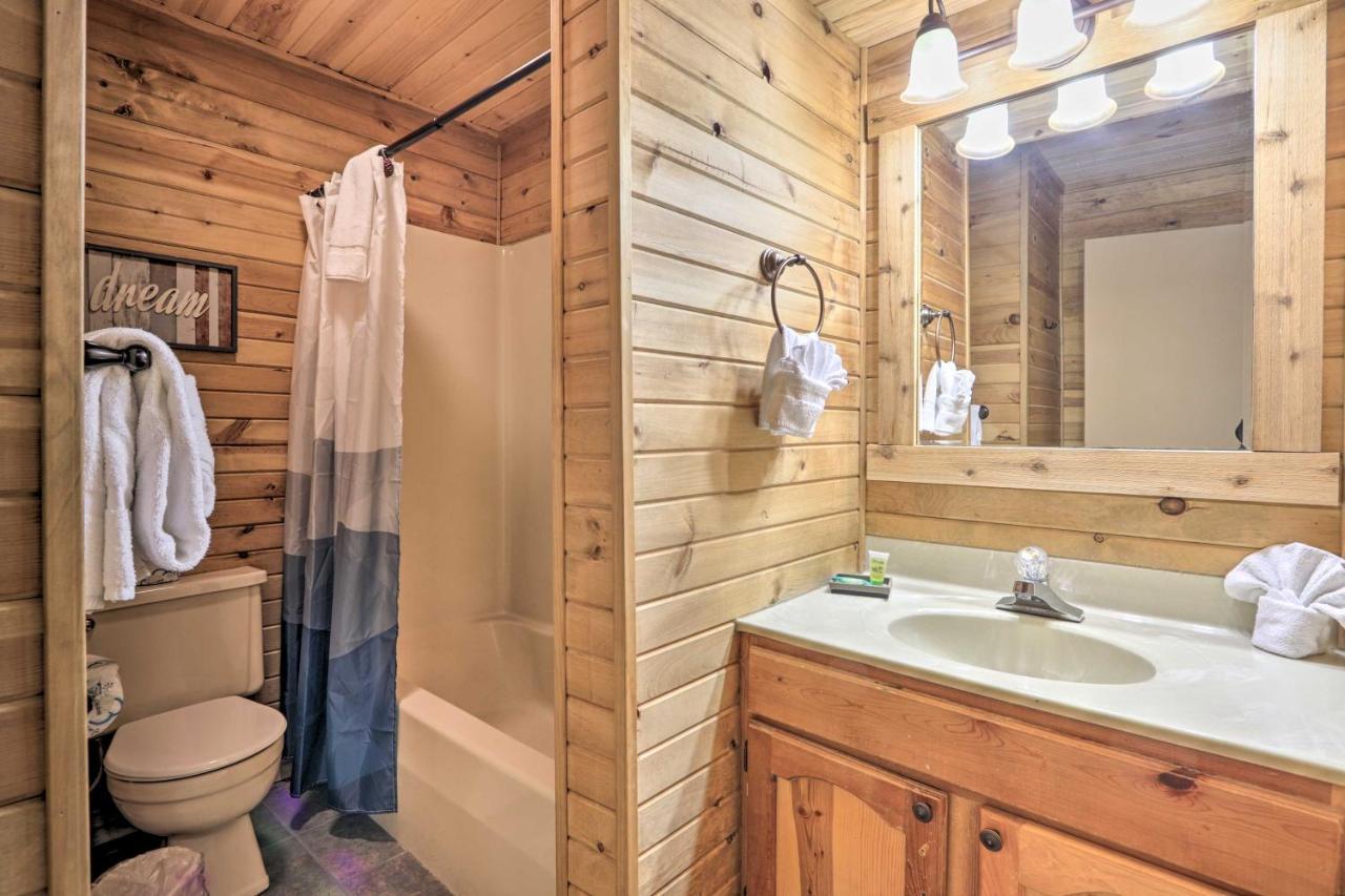 Villa Gatlinburg Escape With Hot Tub, Deck And Mtn View Extérieur photo